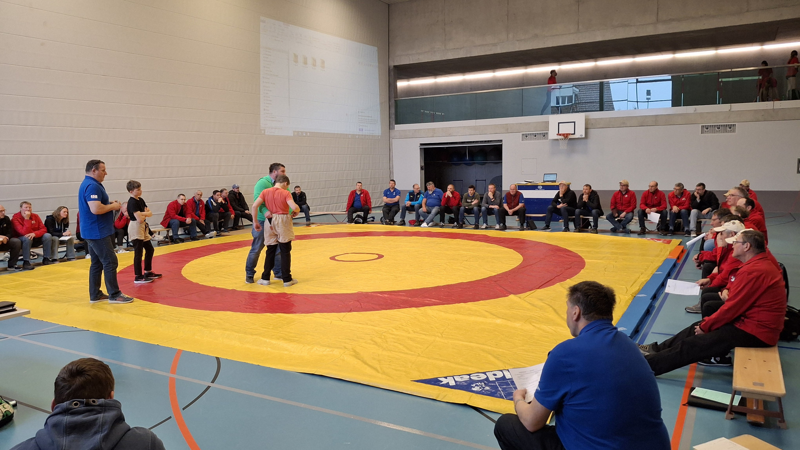 Fit für Zweikampf und Freiübung