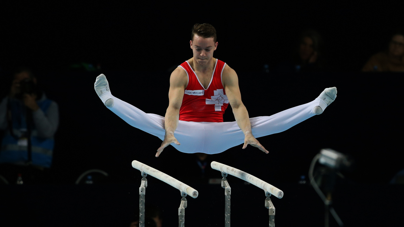 Christian Baumann termine 8e en finale des barres parallèles