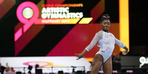 WM-Medaillen 24 und 25 für Simone Biles - Schweizerischer ...