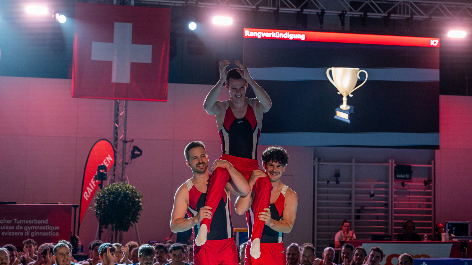 Die SM-Trilogie ist gestartet: Turner und Teams begeistern in Pfäffikon