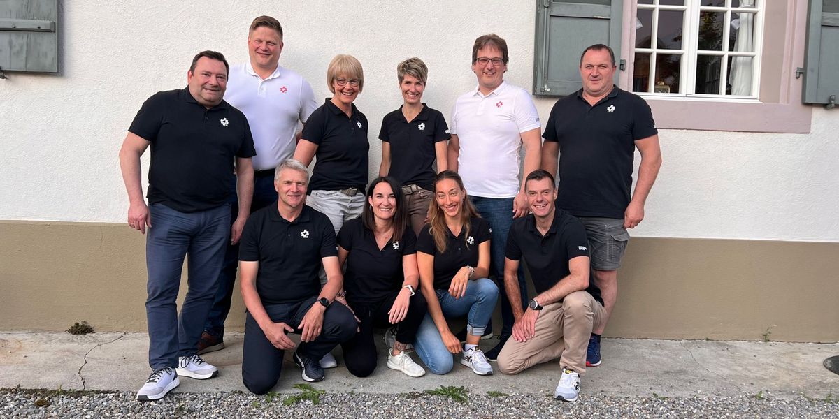 Gruppenbild mit 10 Personen