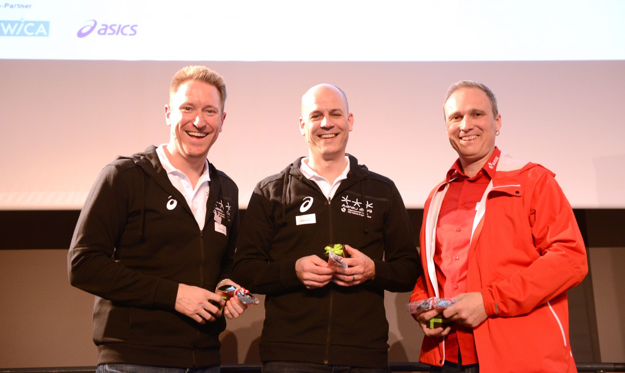 De g. à dr.: Thomas Jäger (Dir. général concours FFG 19), Stefan Riner (Directeur FFG 19) et Reto Hiestand (Président CG.19) De g. à dr.: Thomas Jäger (Dir. général concours FFG 19), Stefan Riner (Directeur FFG 19) et Reto Hiestand (Président CG.19)